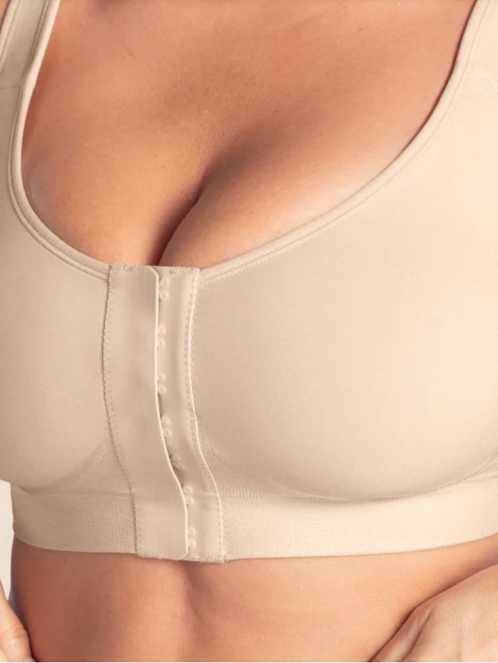 Front-Closure Wireless Comfort Bra in Beige